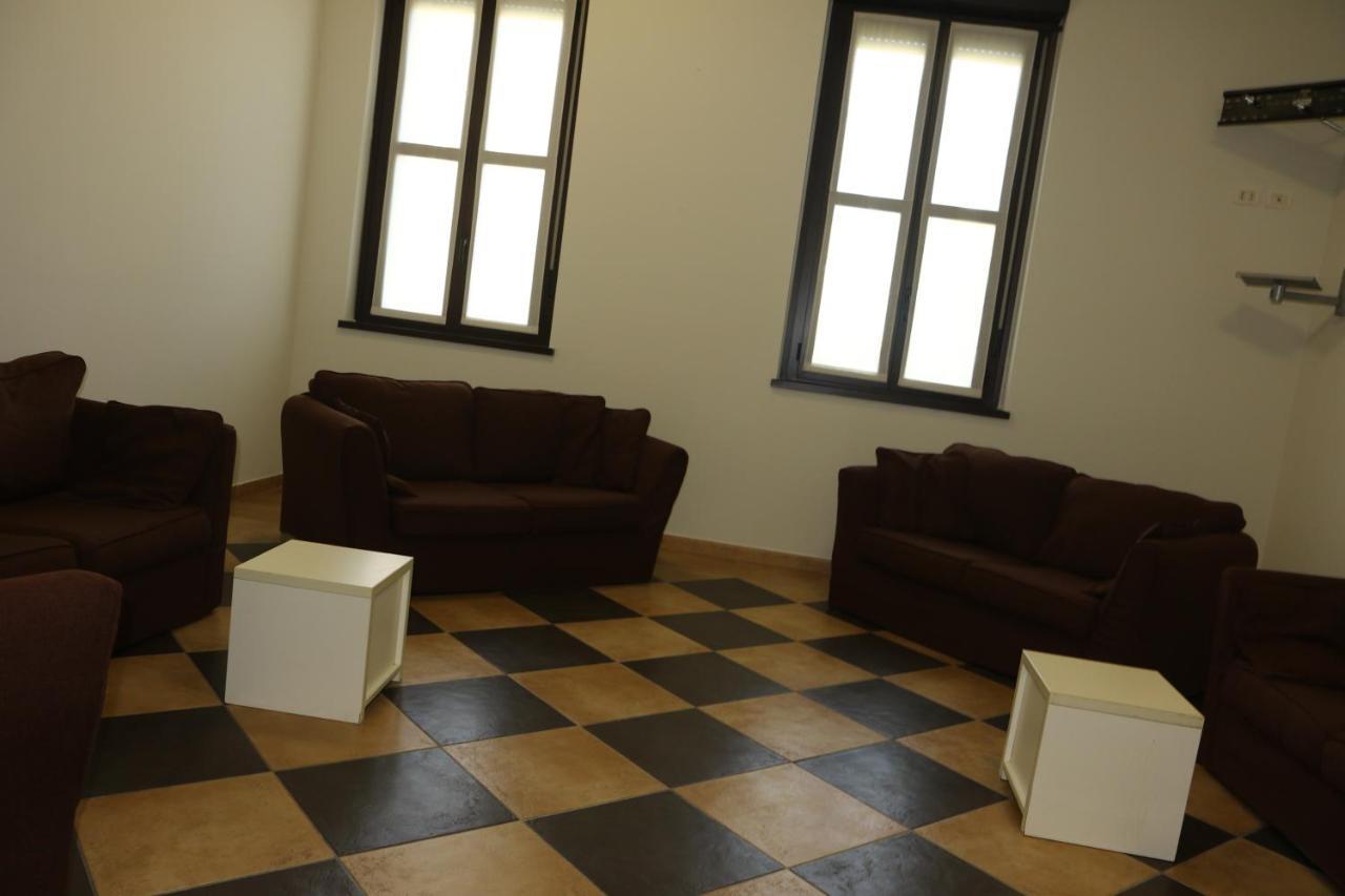 Student'S Hostel ปาร์มา ภายนอก รูปภาพ