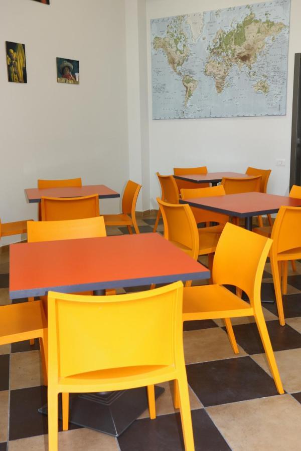 Student'S Hostel ปาร์มา ภายนอก รูปภาพ