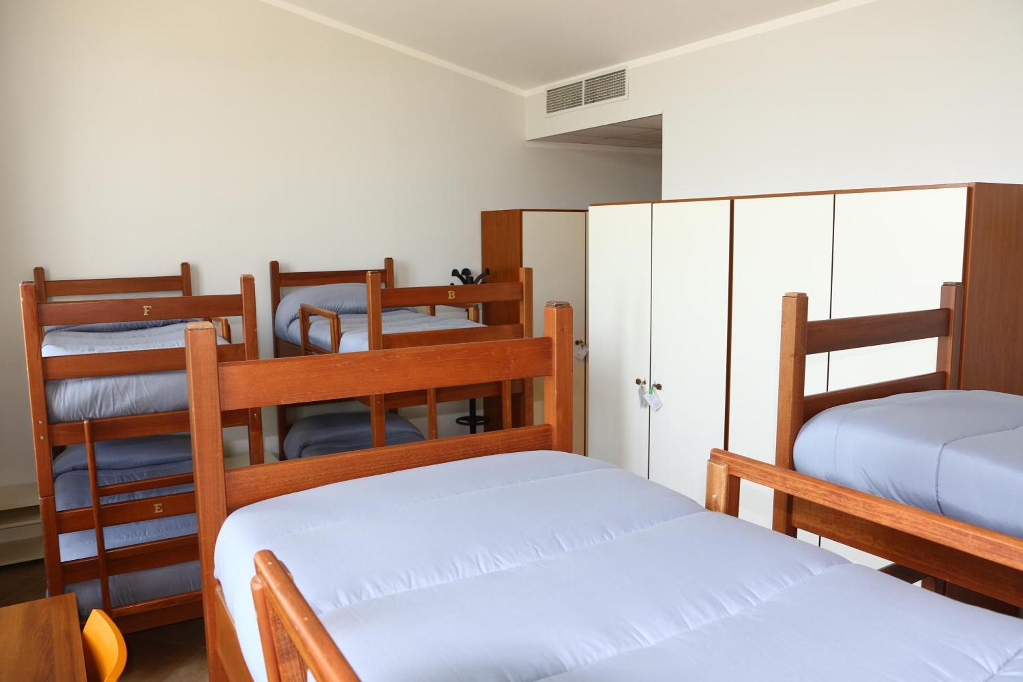 Student'S Hostel ปาร์มา ภายนอก รูปภาพ